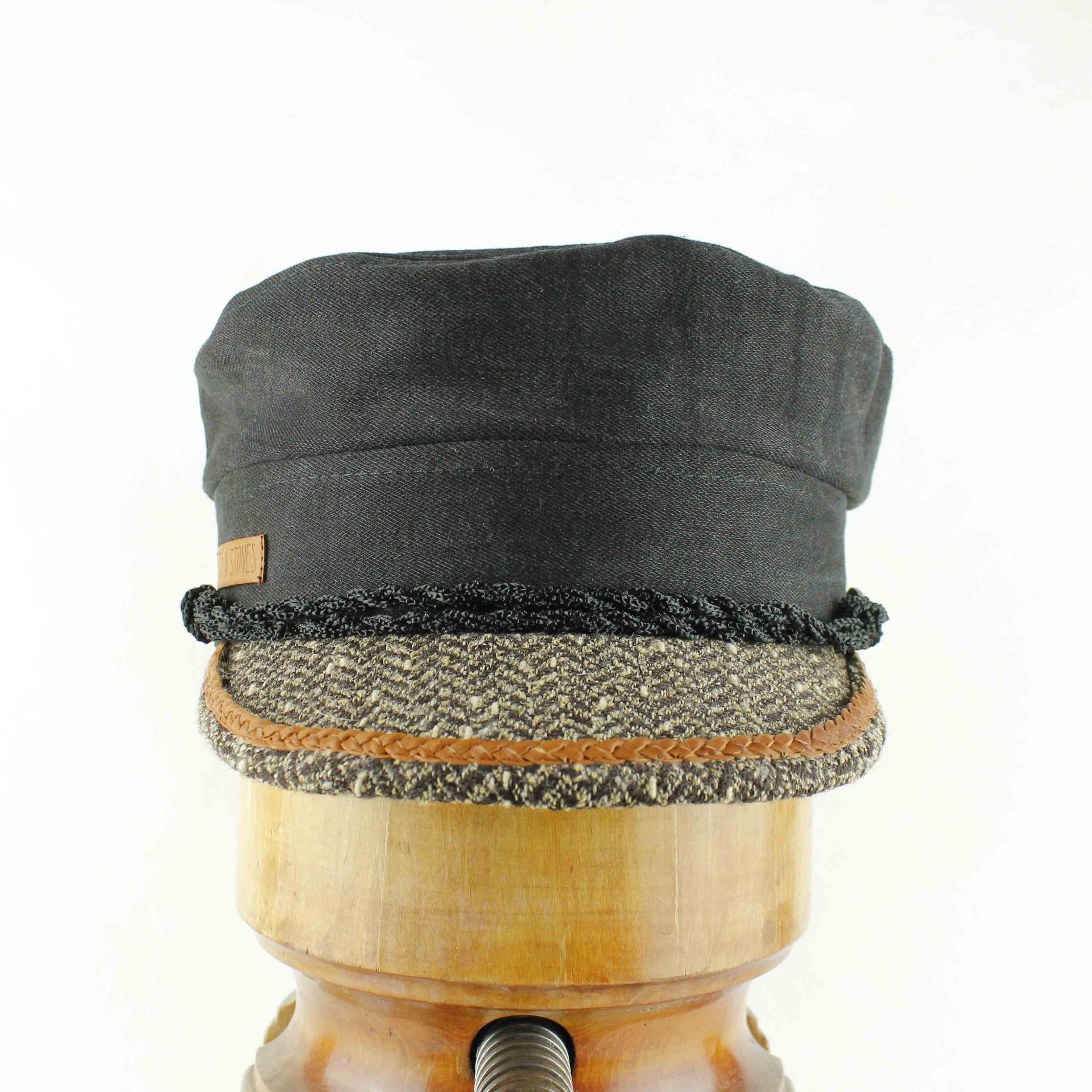 Vega cap black tweed