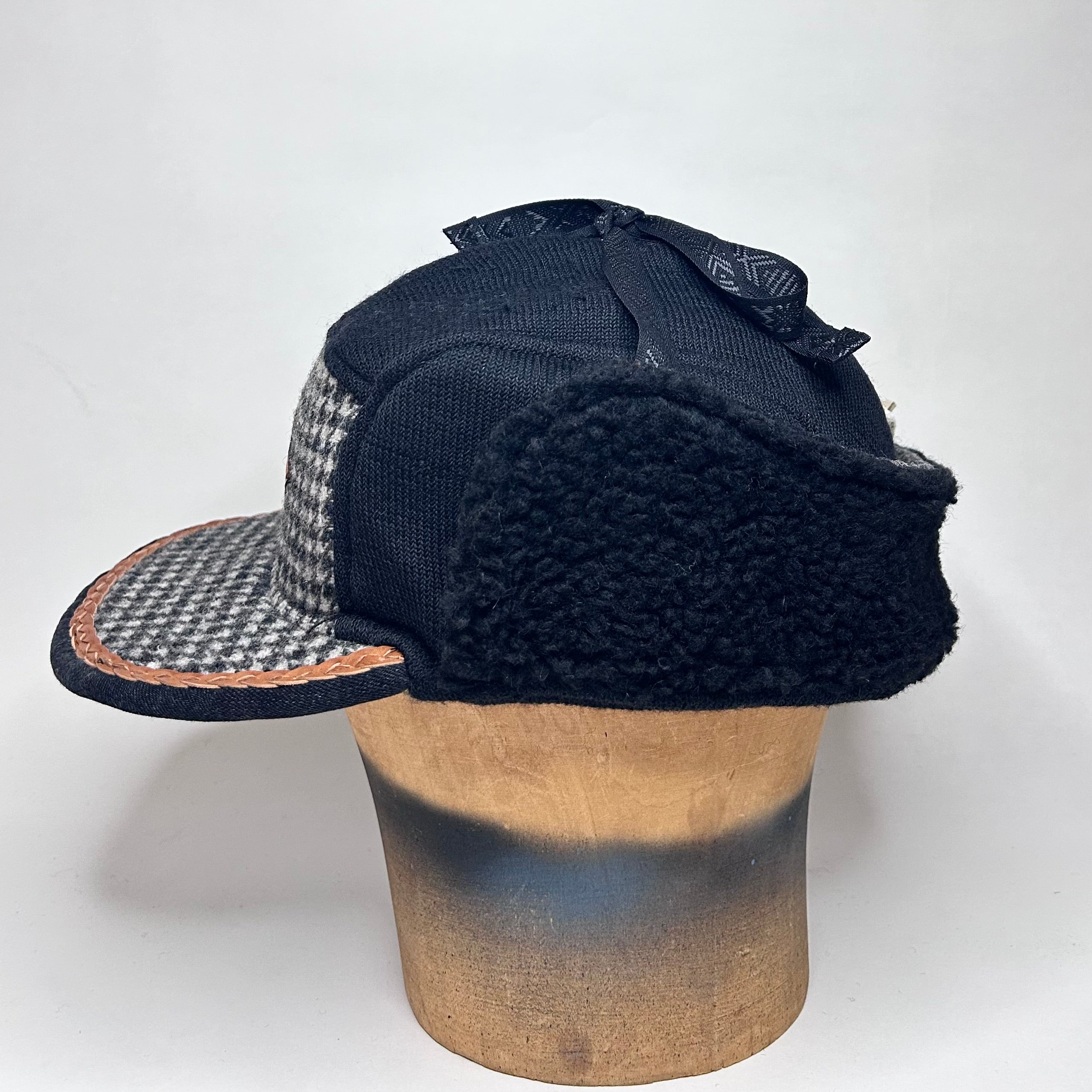 Vinterkeps 59-60cm - svart/rutig ull