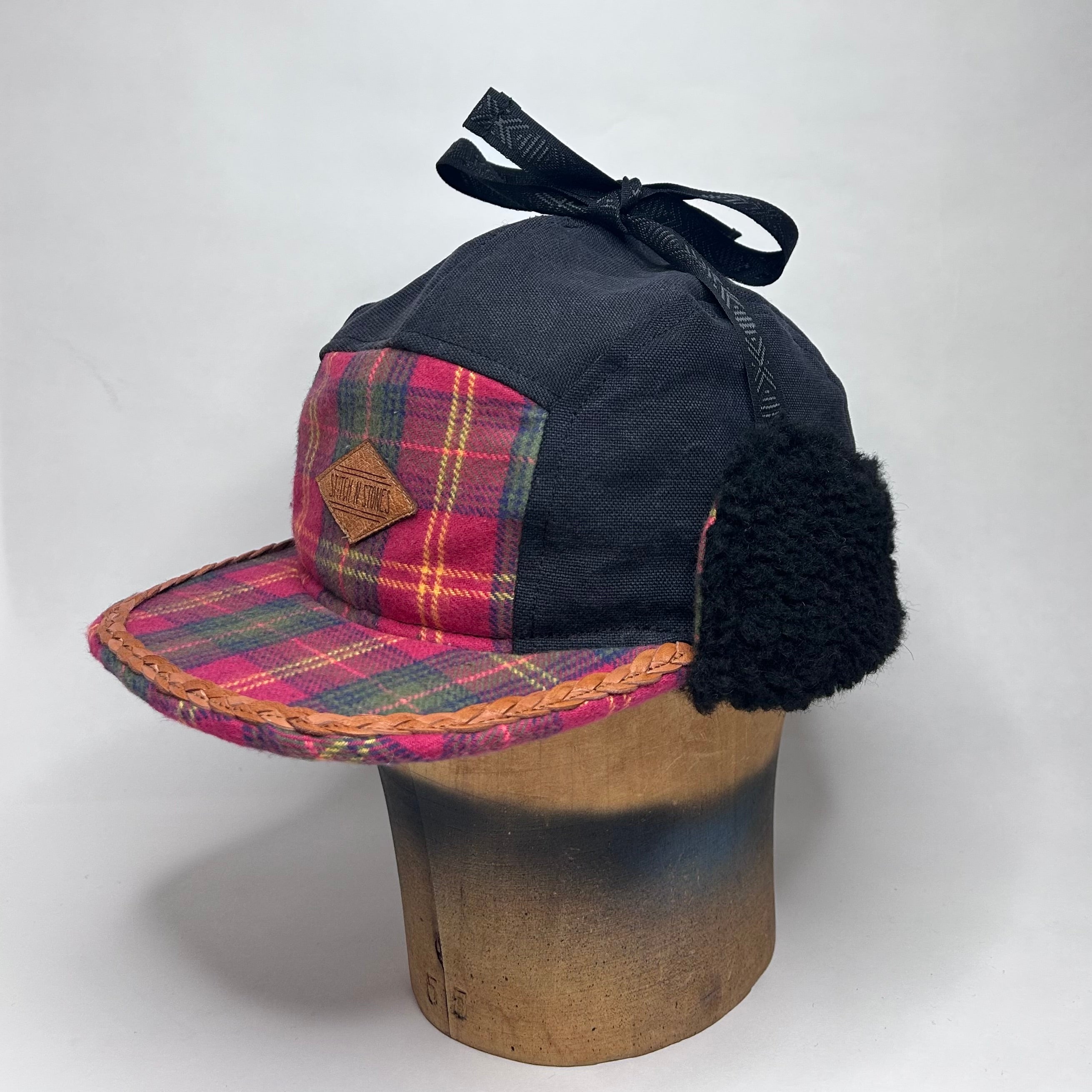 Vinterkeps 56-57cm - svart jeans, rutig flannel