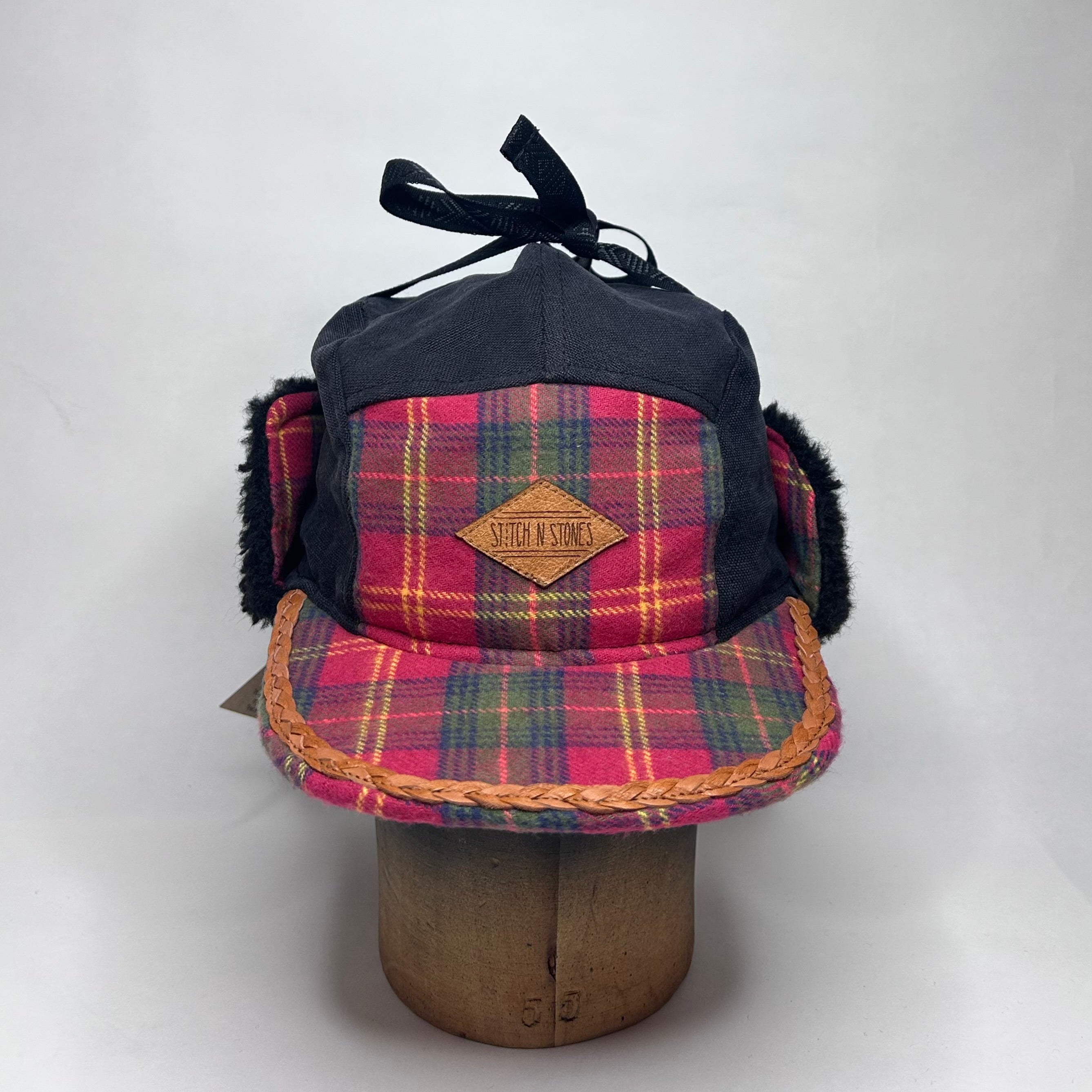 Vinterkeps 56-57cm - svart jeans, rutig flannel