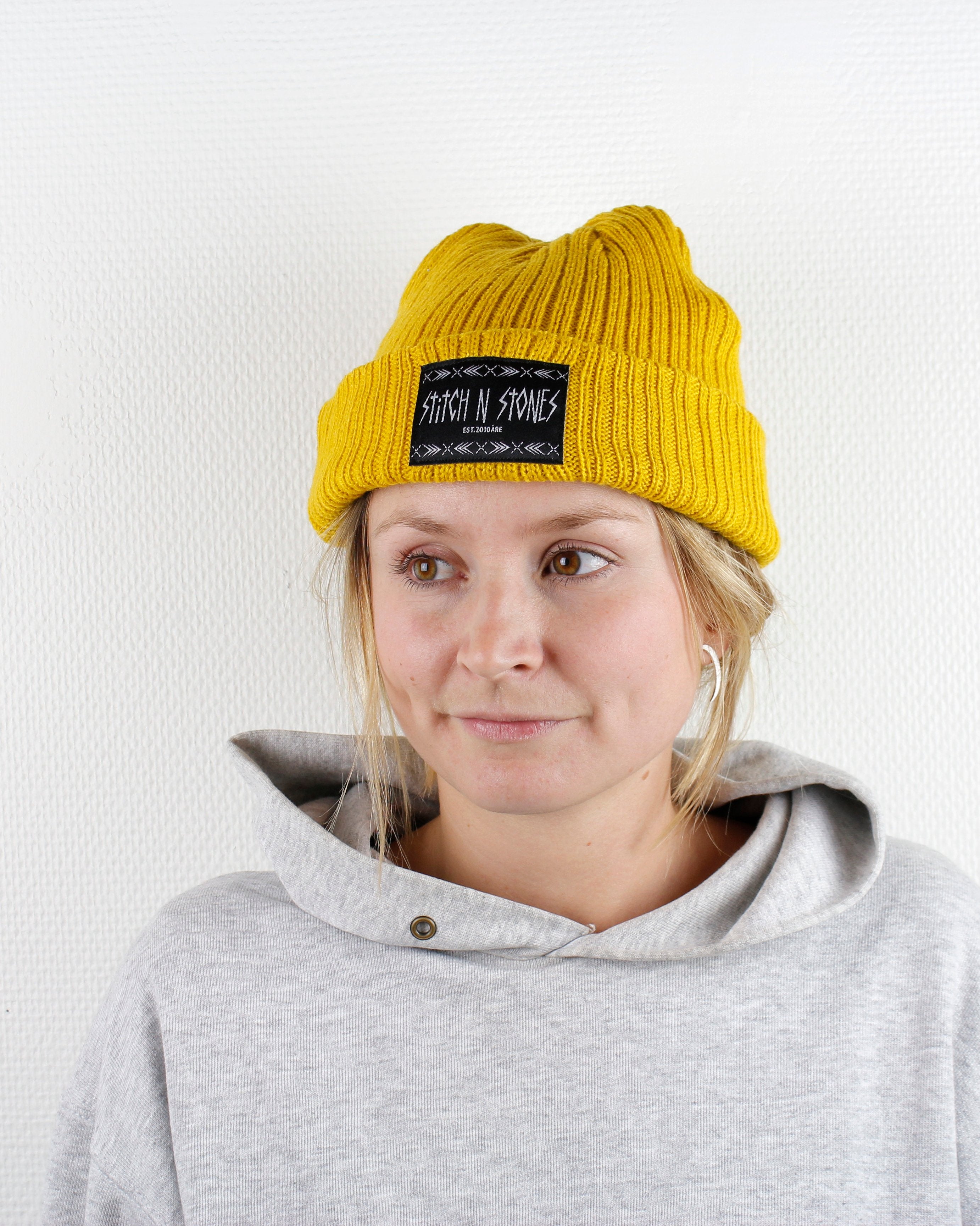 Supporter mustard