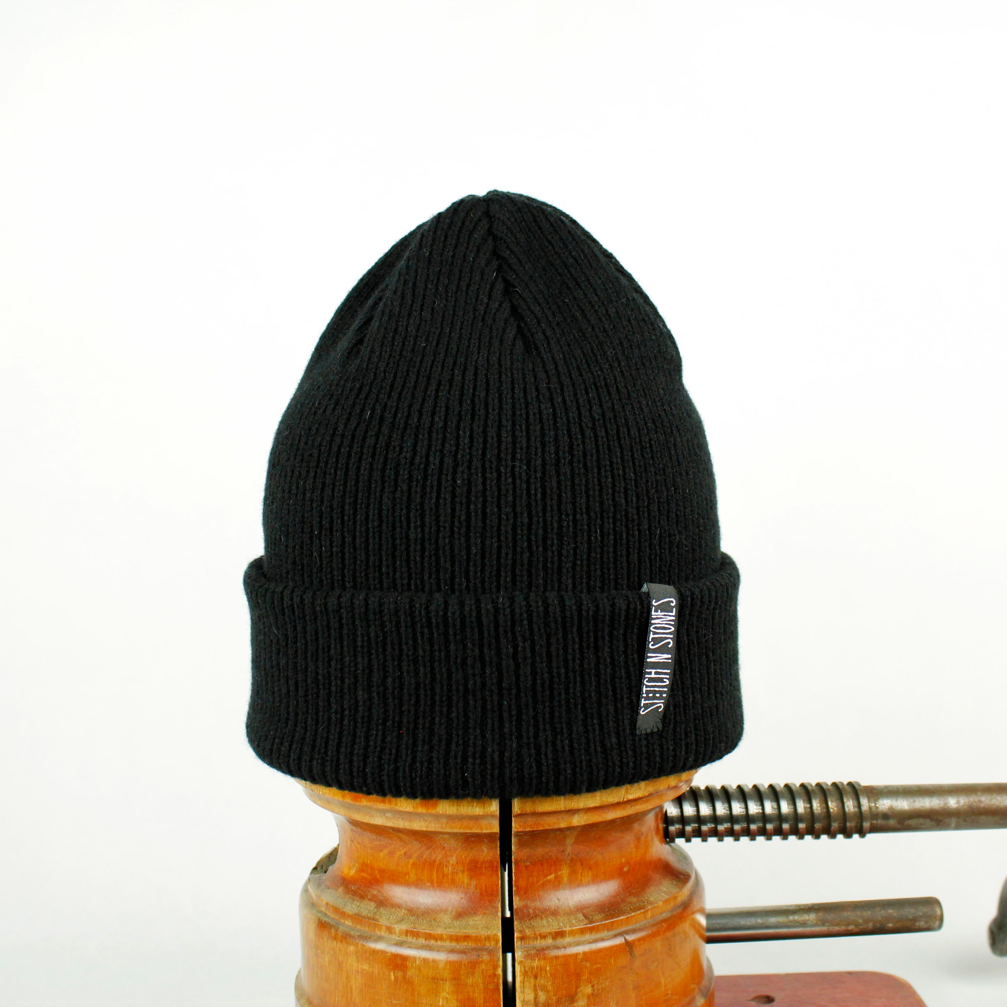 Lambswool Beanie Black small logo