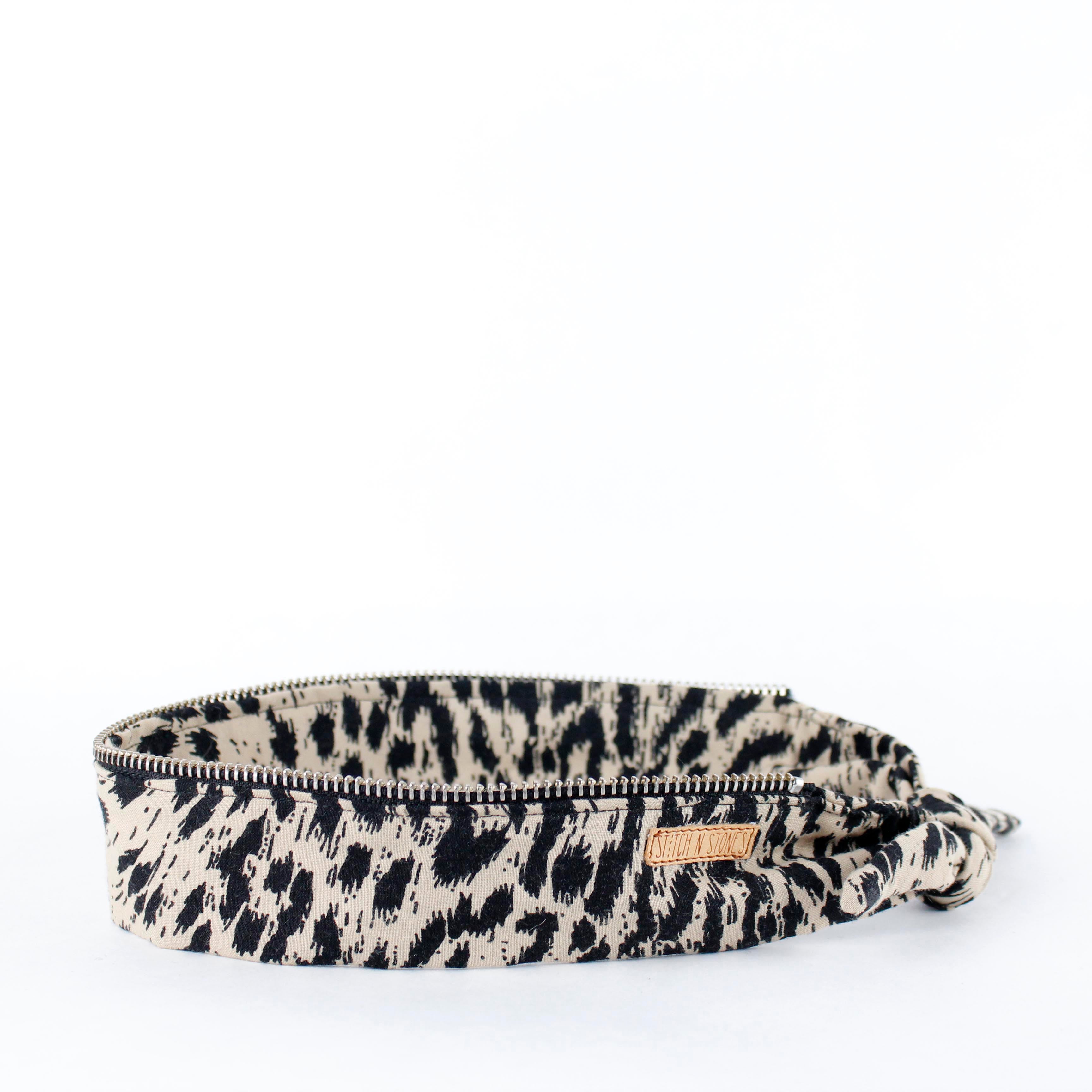 Scarf Leopard