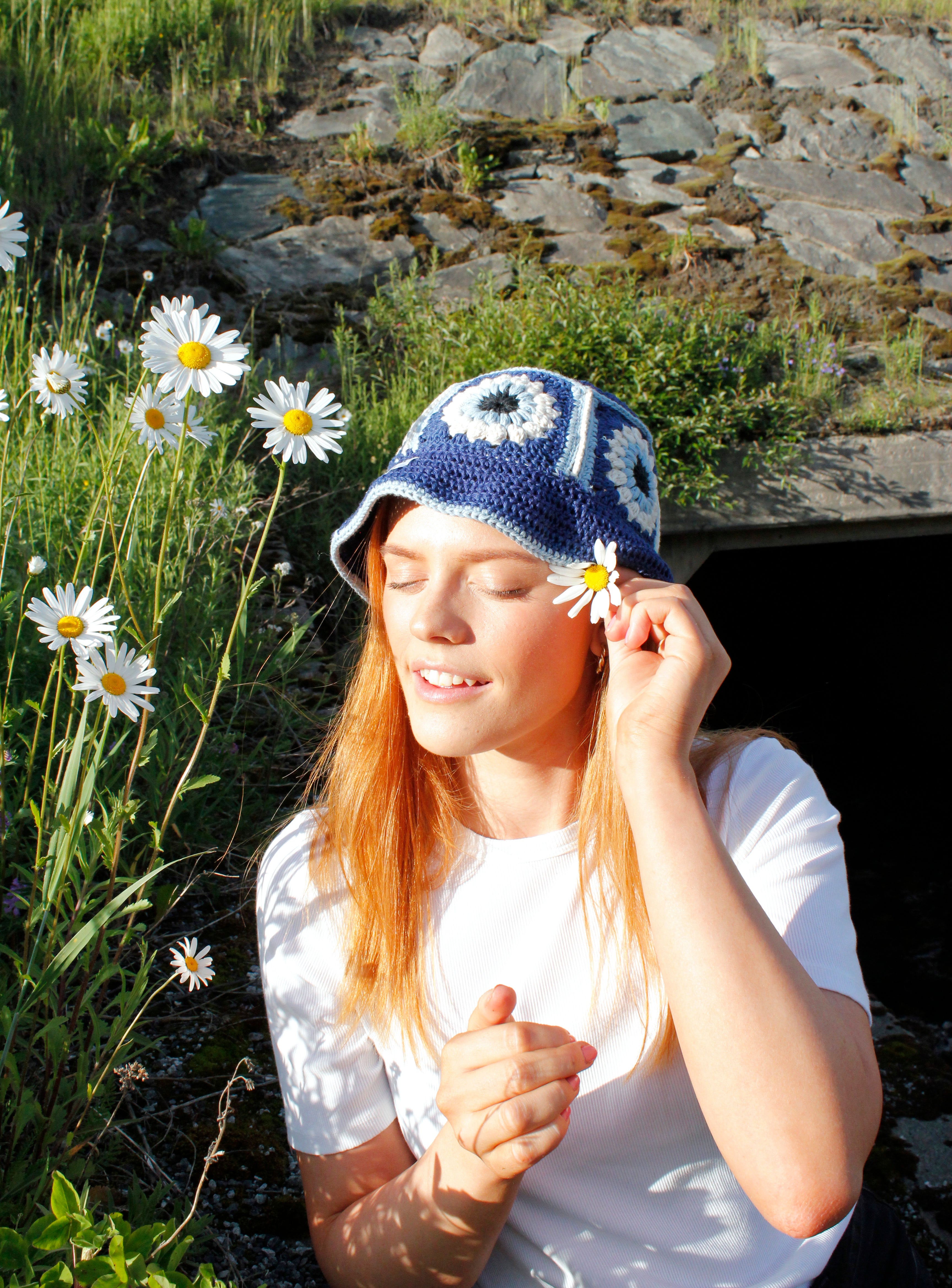 Blue flower crochet bucket hat by Stina Knits