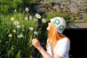 Green Flower crochet bucket hat by Stina Knits